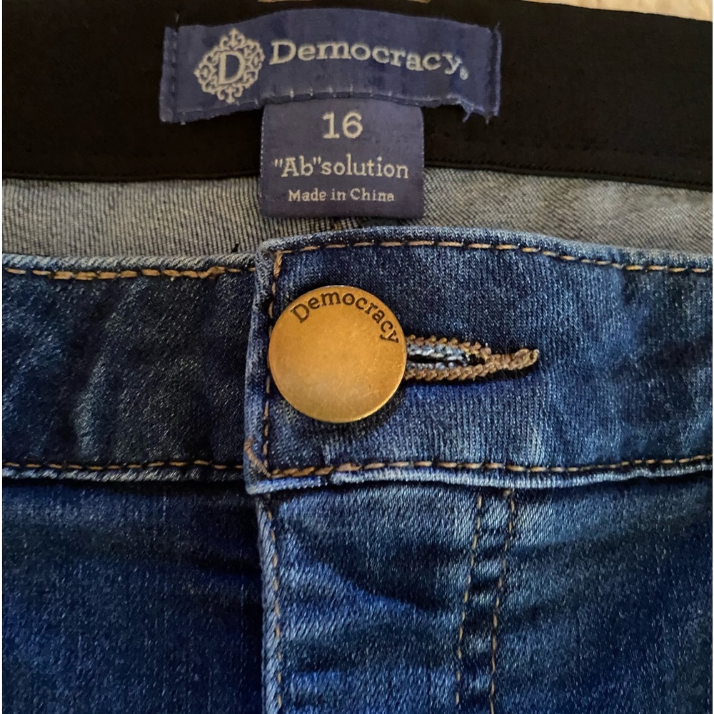 Democracy “Ab”solution crop jeans-women’s size 16